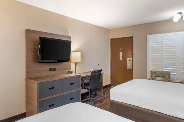 Best Western Plus Stovall's Inn image 16